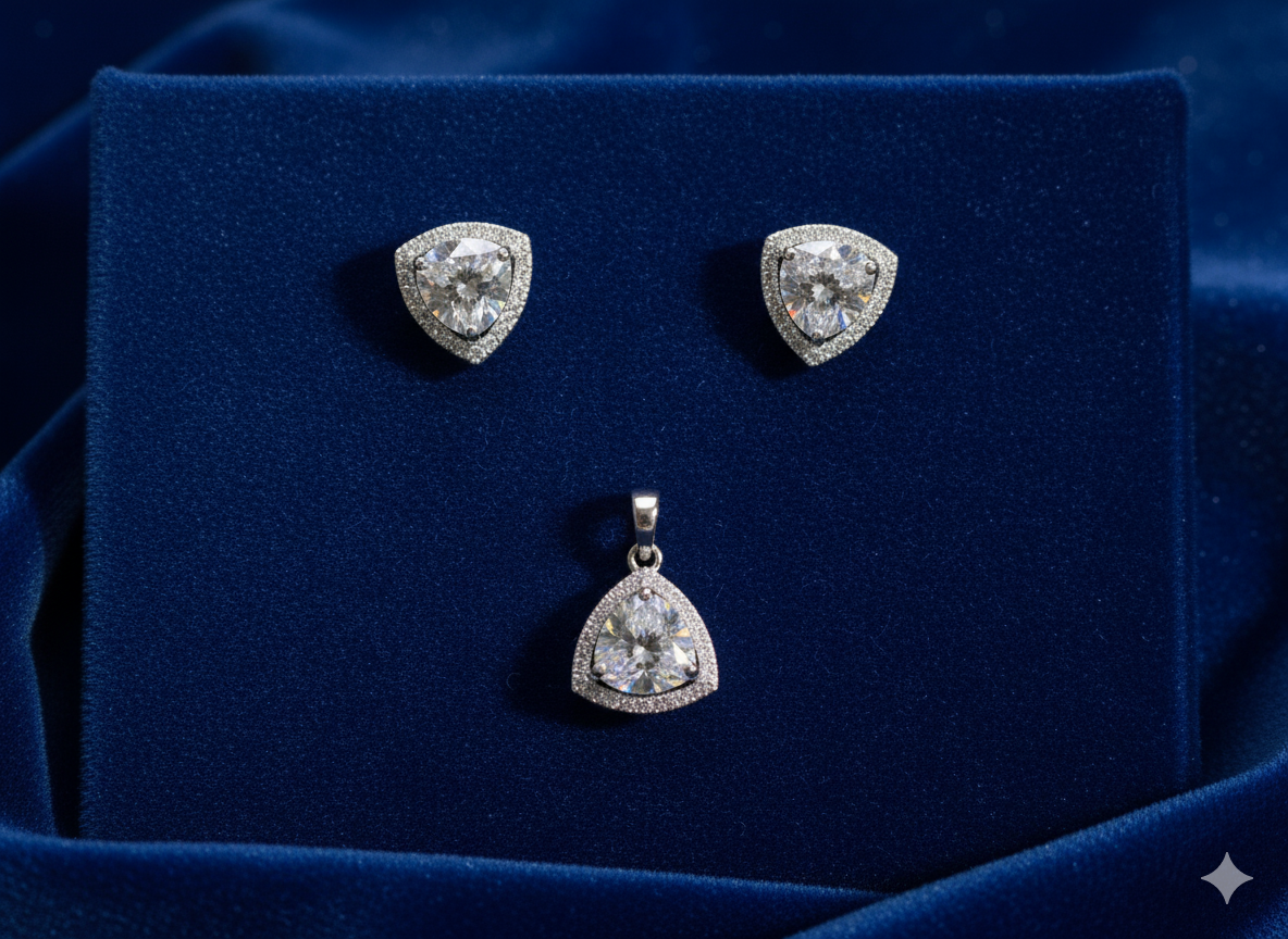 Solitaire Triangle Pendant Set