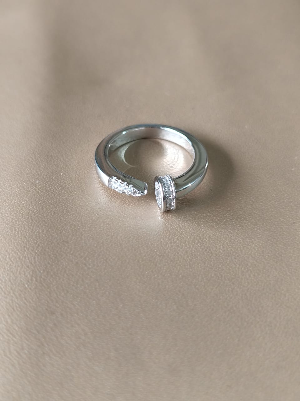 Adjustable Curve Ring
